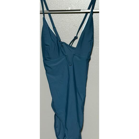 New with Tag Cupshe Teal‎ Blue Deep V Neck size Large Swimsuit - Picture 2 of 6